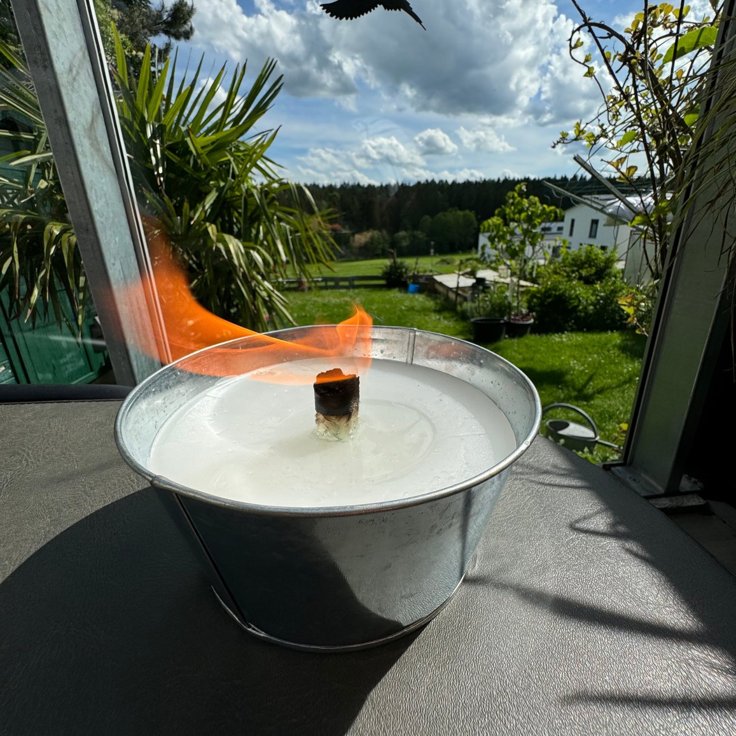 Kleine Schwabenfire Outdoorkerze in Zink-Schale - Outdoorkerze für den Garten